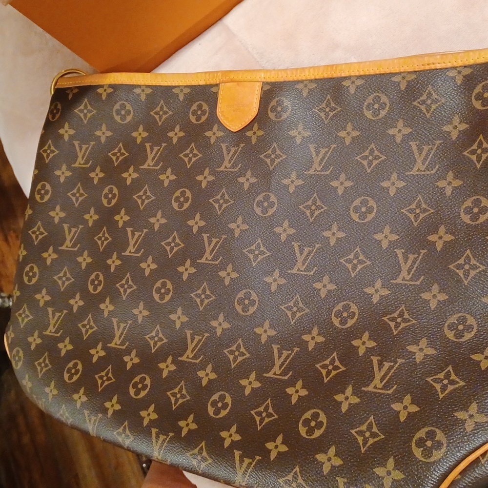 Beautiful  louis vuitton - Picture 7 of 8